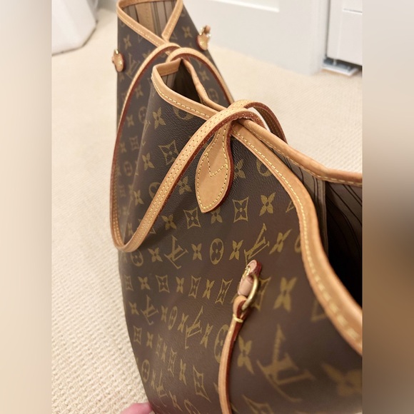 Well-cared-for Louis Vuitton Neverfull GM - Picture 10 of 15